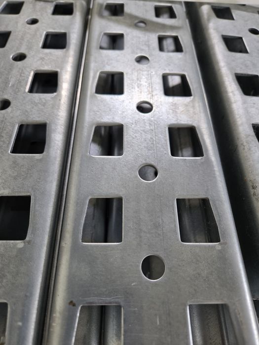 Rafturi metalice industriale