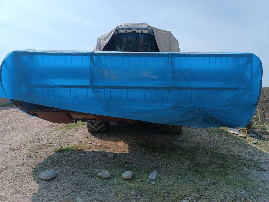 Продается зерноуборочный комбайнй VECTOR 410