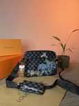 OFERTĂ FULGER Borseta Louis Vuitton Trio Messenger Wild Animals Damier