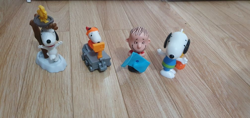 Jucarii/figurine Mcdonalds, Snoopy, Charlie Brown