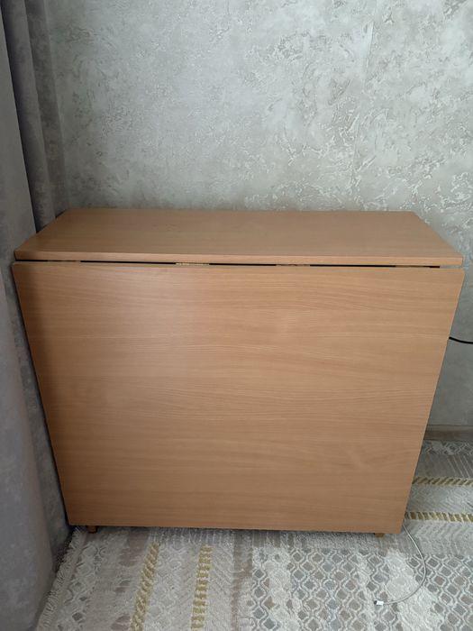 Продается стол книжка