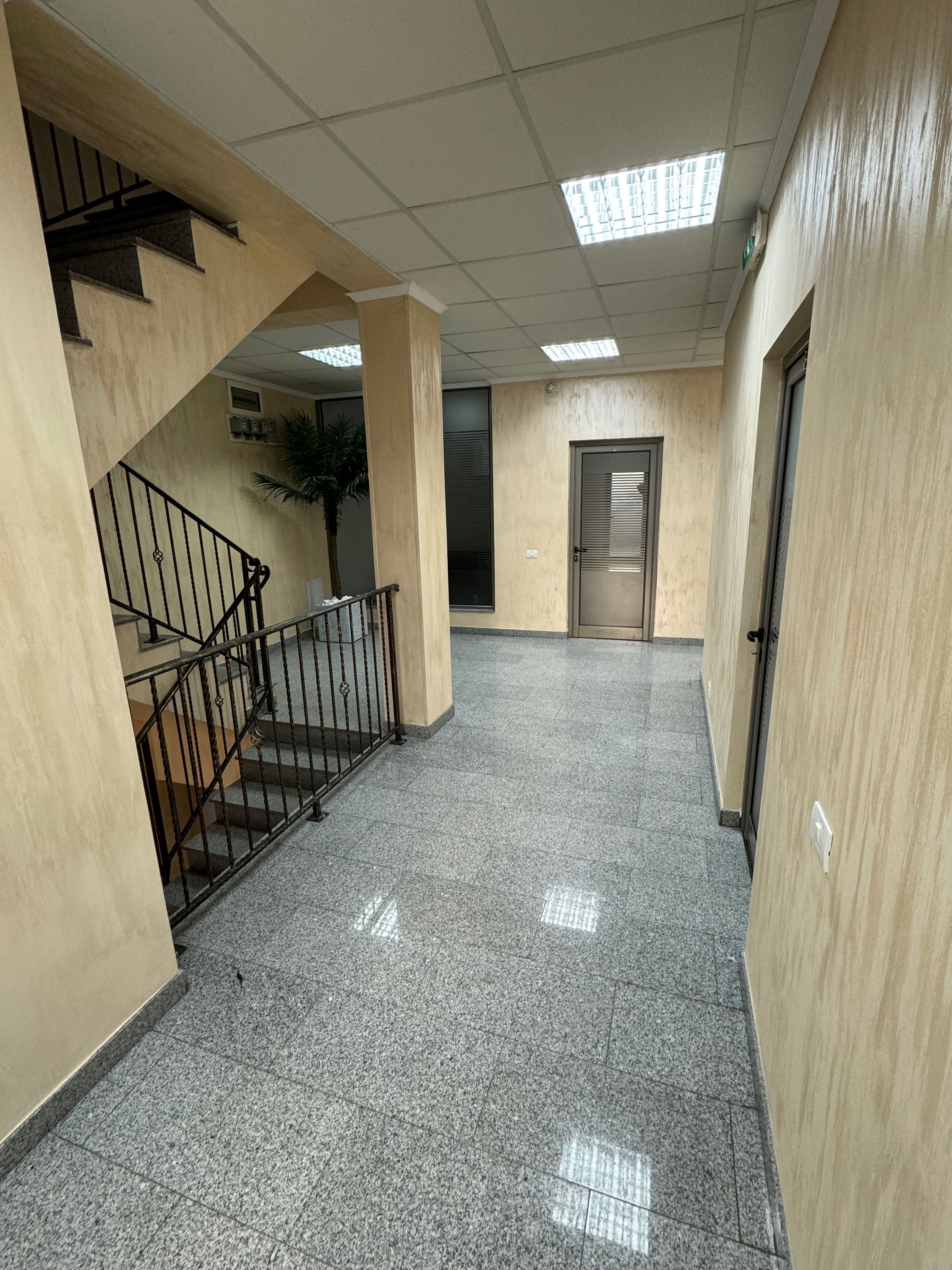 Spatiu pretabil birouri,cabinet medical,5 min metrou,soseaua Berceni