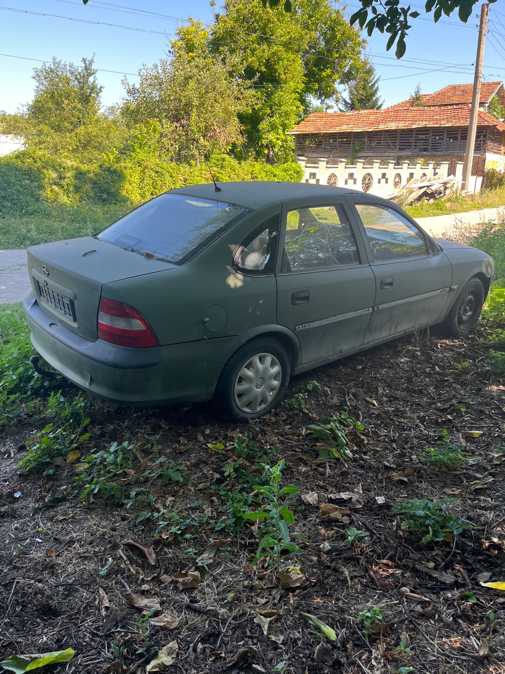 “Опел Вектра В” на части