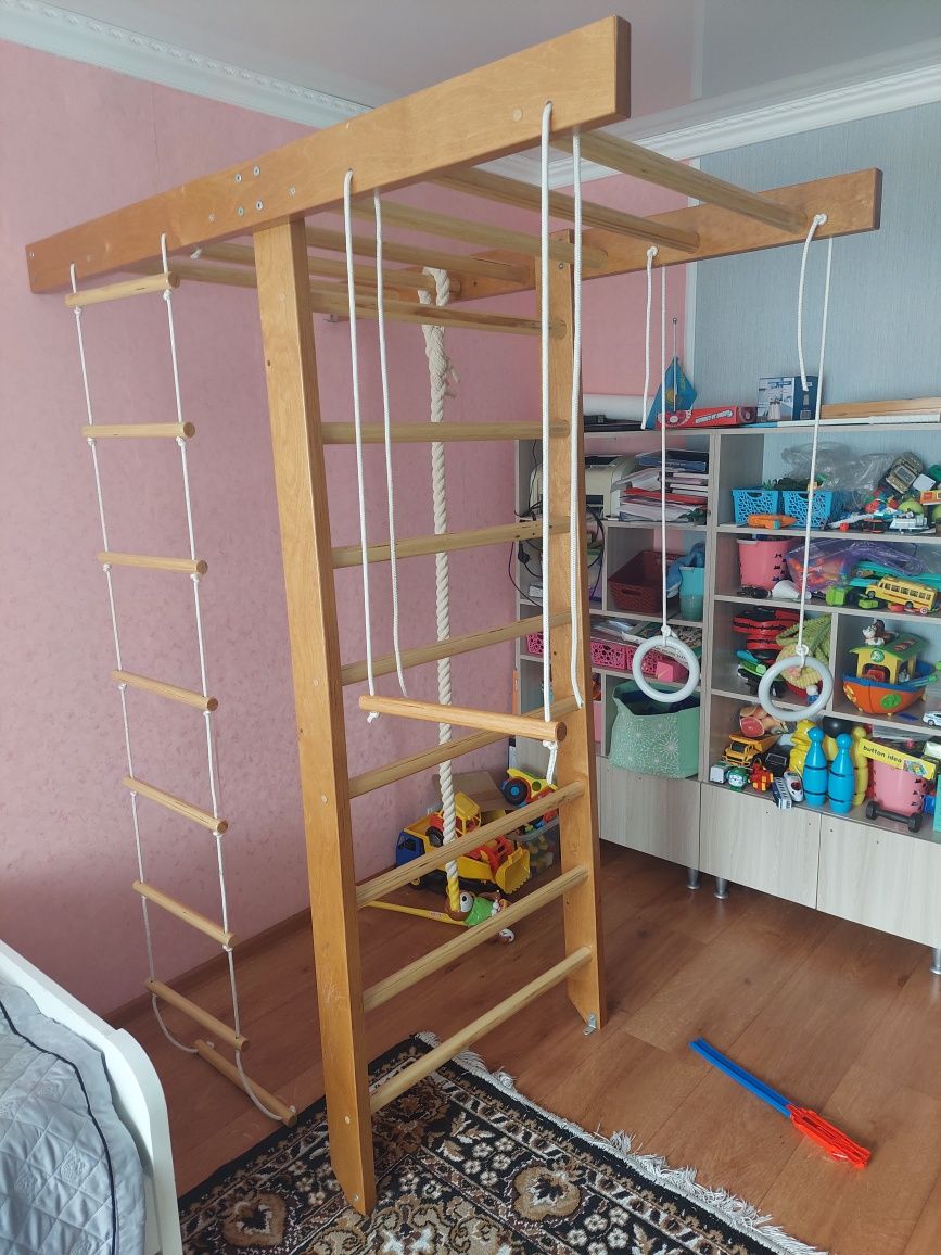 Продам шведскую стенку деревянную
