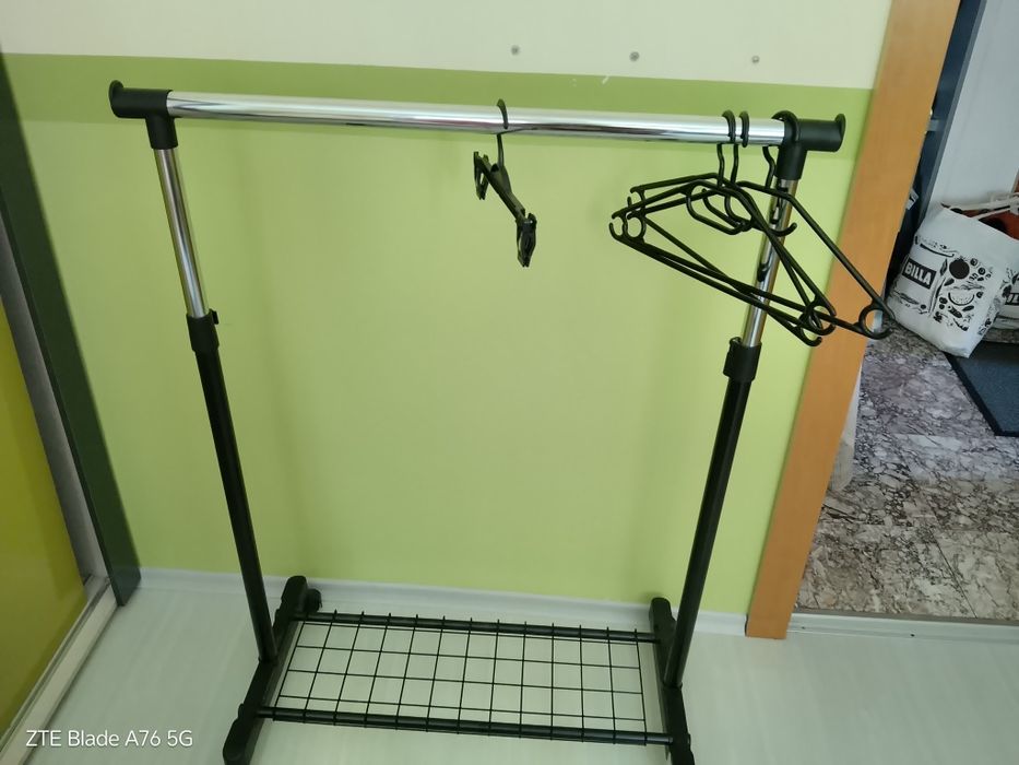 Нова стойка за дрехи / закачалка
Напълно нова, без никакви дефекти. П