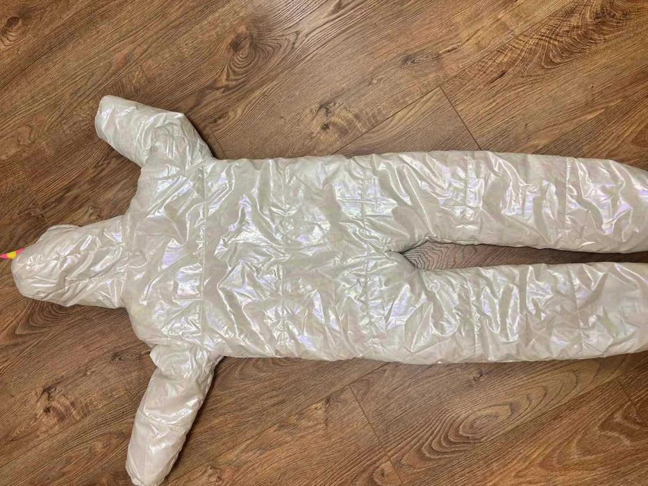 Продавам детски космонавт 116-122см.