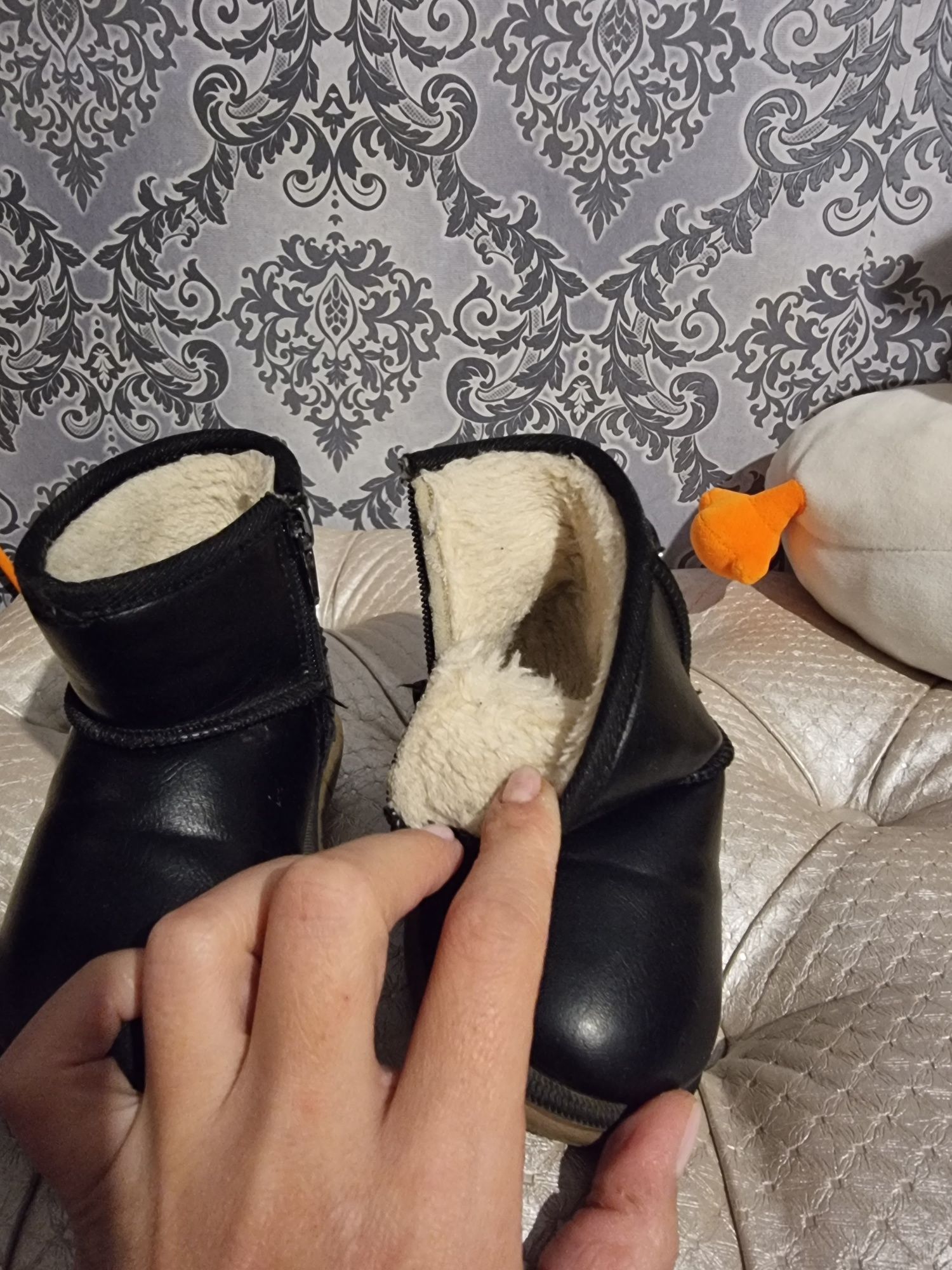 Зимняя и летняя обувь для мальчика
