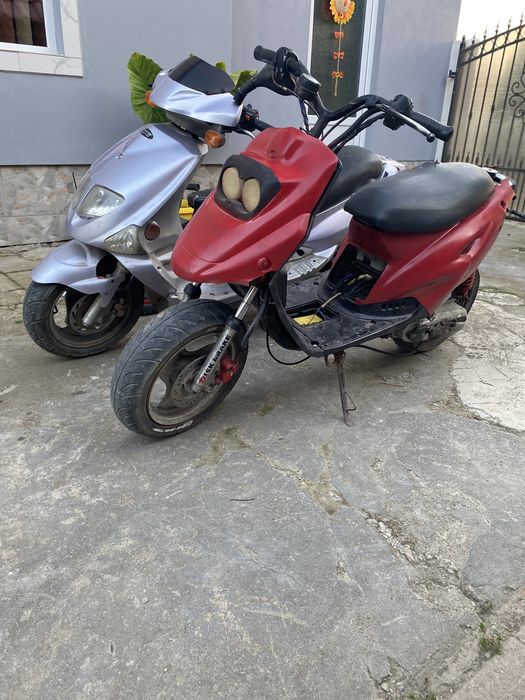 Vand scutere de 80cc si 125cc