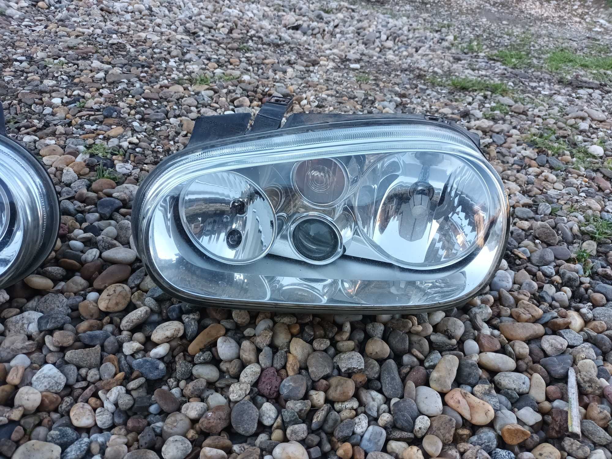 ляв и десен фар с халоген за фолксваген голф 4 VOLKSWAGEN GOLF 4