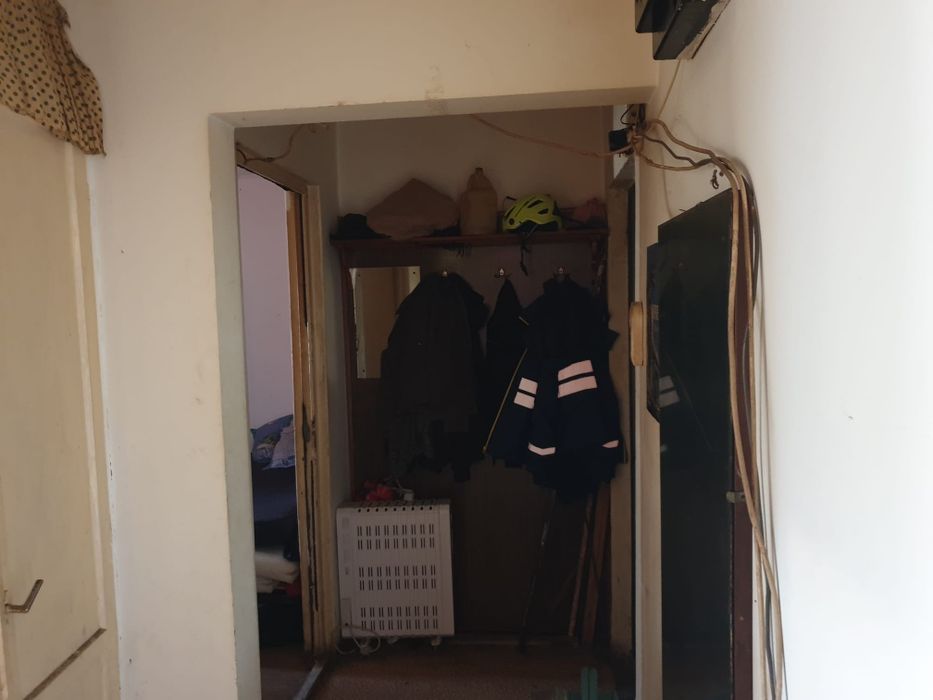 Vând apartament 3 camere Rogerius , Moldovei  et 2