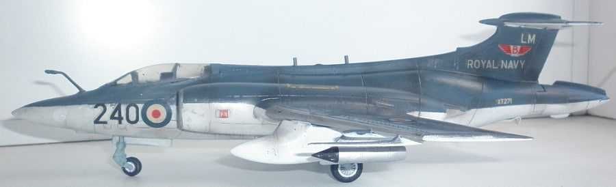 Сборная модель самолета Блэкберн «Буканир» (1/72)