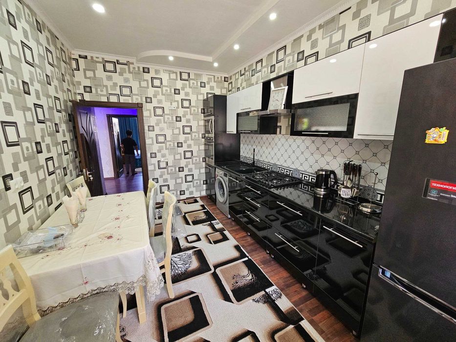 Buxoroda kvattira sotiladi 3 xonali 75m² 1-qavat.