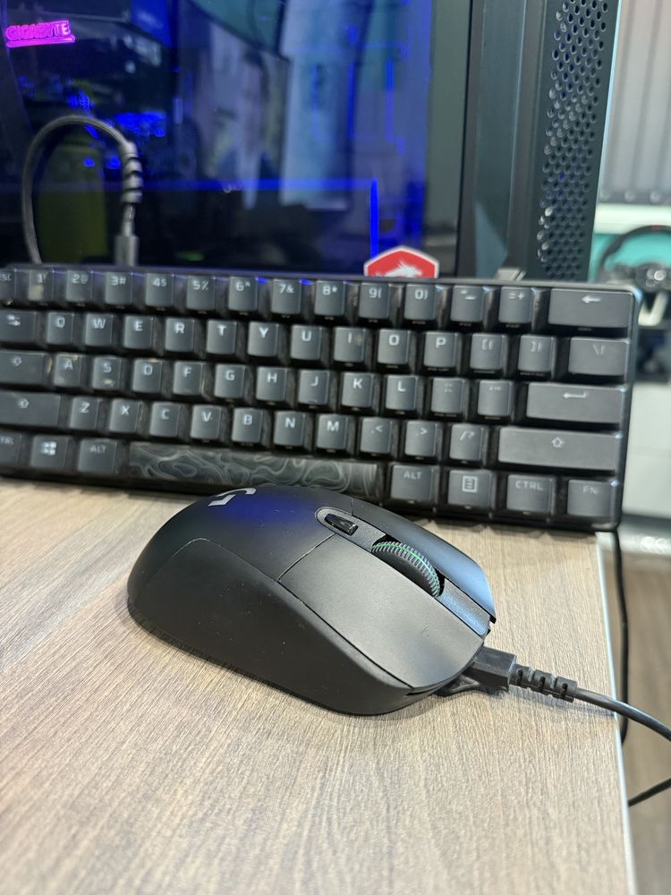Гейминг компютър custom + Сет клавиатура и мишка