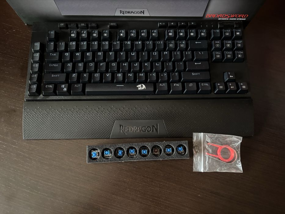 Tastatura Gaming Redragon Broadsword RGB Mecanica Blue Switch