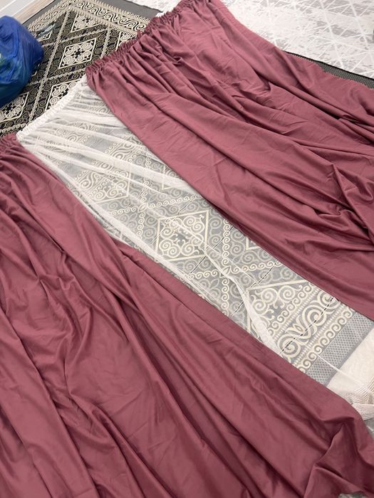 штор розовый