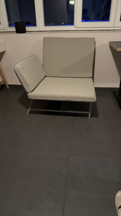 Fotoliu ikea de exterior, vopsit gri deschis, cu perne, ieftin