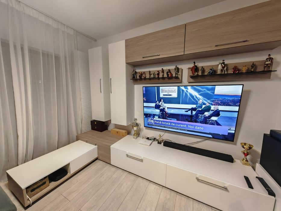 Vand mobila living