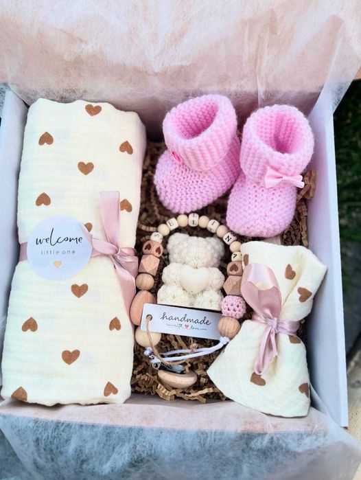 trusou botez/lumanare botez/cutie trusou/cadou babyshower/tavita mot