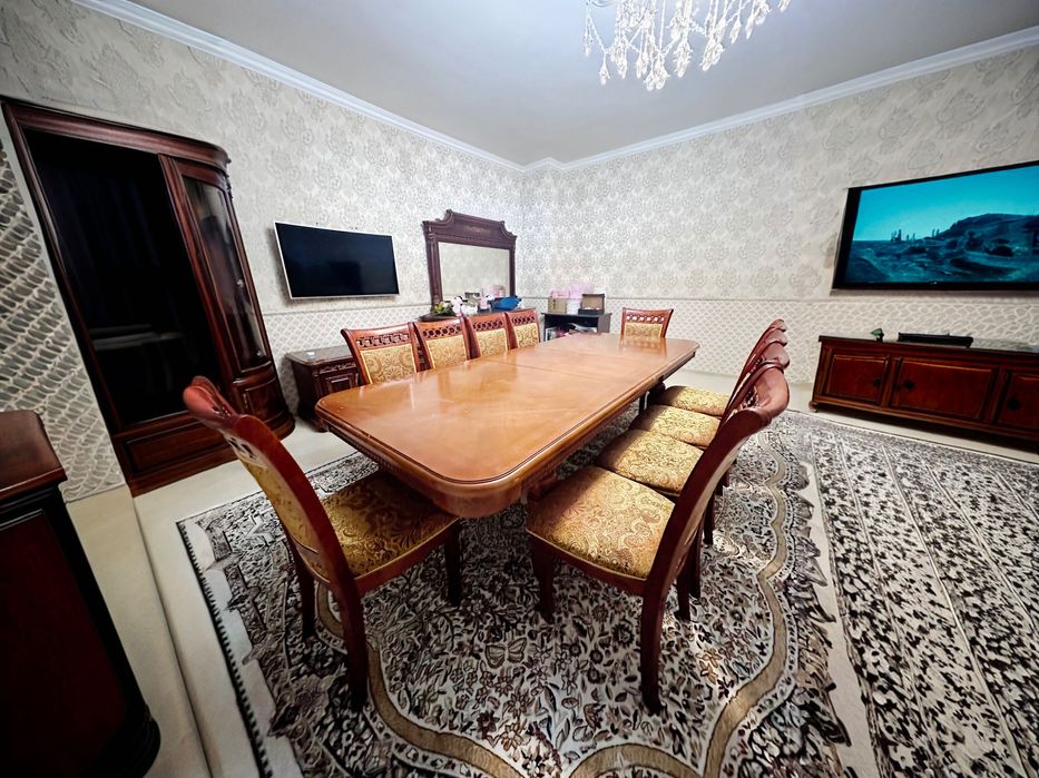 Комплект стол стулья для гостиной