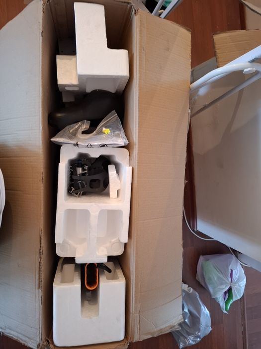 Продаются велотренжер Genau почти  новый.