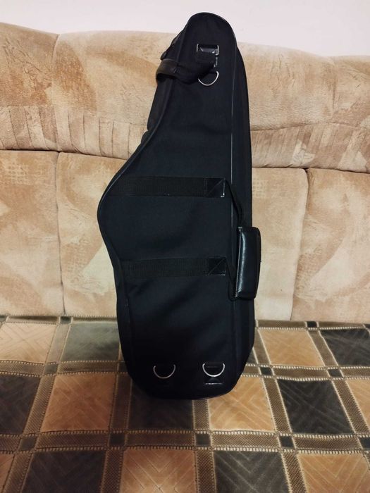 Vând Husă saxofon tenor