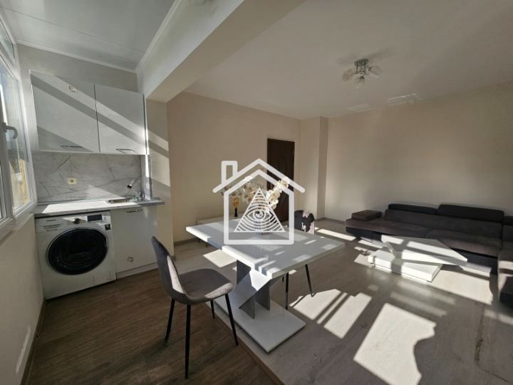 Продава се Двустаен апартамент в Пловдив, Коматево - 48 кв.м за 1750 €/кв.м - Снимка #2