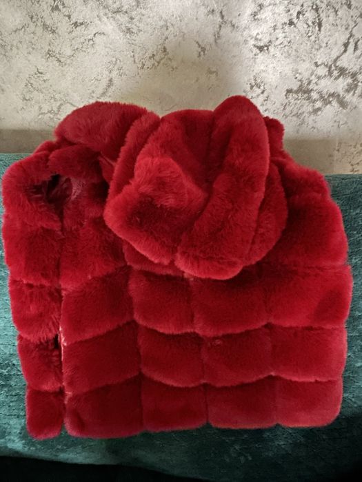 Vesta blana fetita