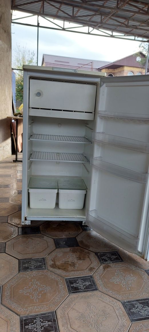 Холодильник 20000