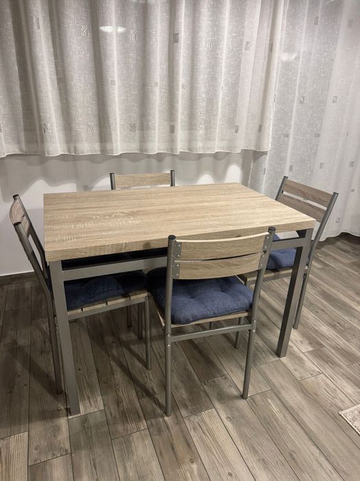 Set masa si 4 scaune bucatarie