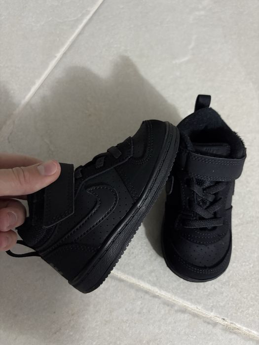 Adidasi Nike masura 22 o singura purtare