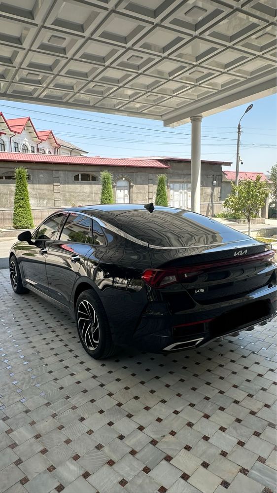 Kia k5 sotiladi