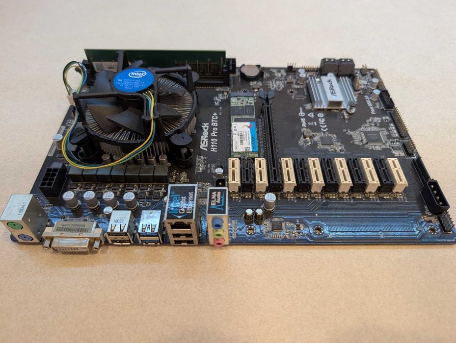 Asrock H110 Pro BTC+ / Intel Celeron 2.9 GHz / RAM 4GB / 128 GB SSD