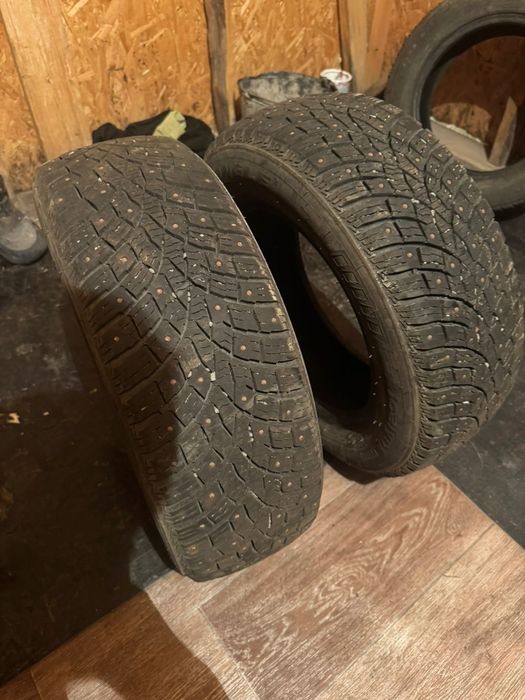 Продам шипы . 2 шины зимный. В хорошем состояние.  2 шины 33