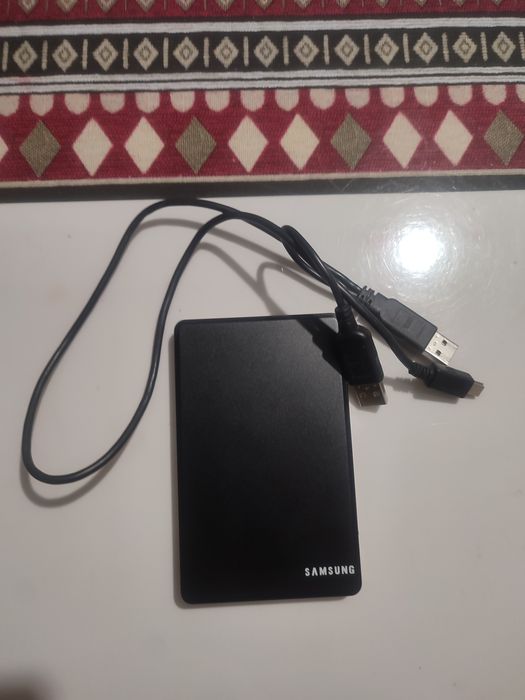 Продам внешний жёсткий диск Samsung объем 1тб USB 2,0