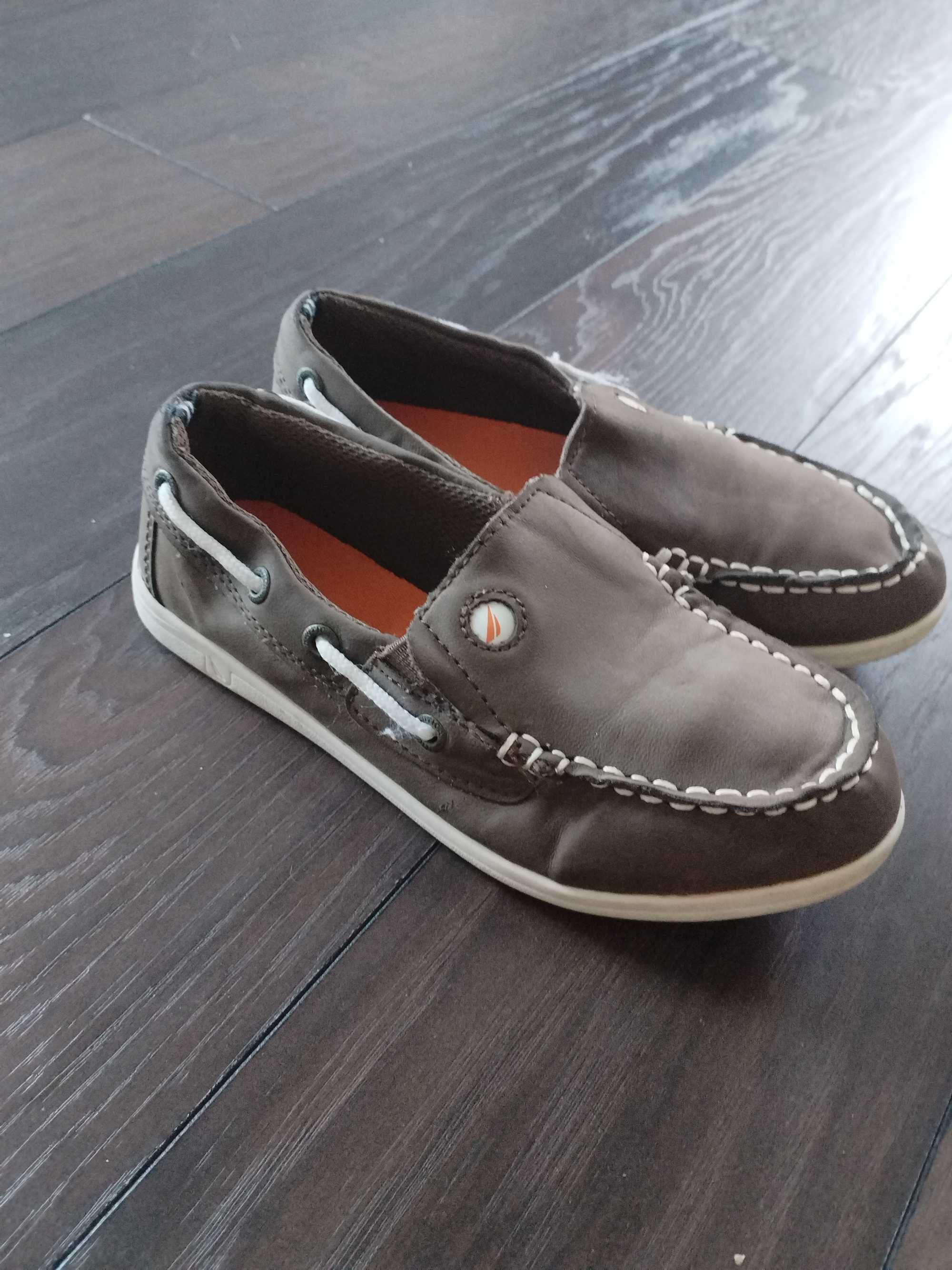 Mocasini, Nautica 31 baiat