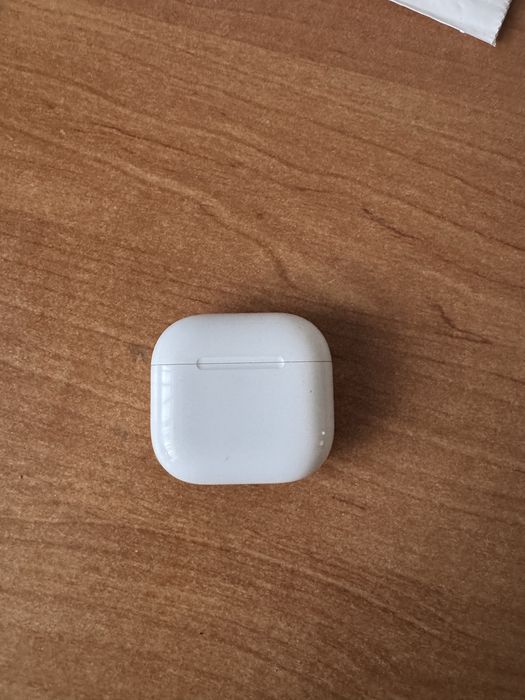 Airpods 4 продам