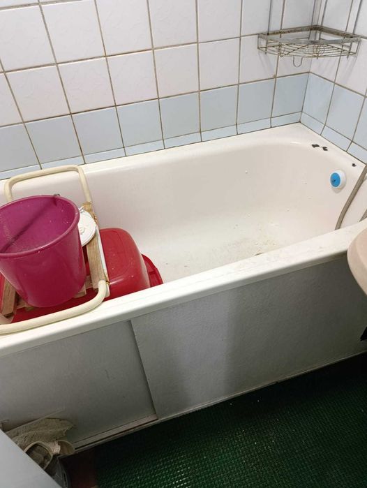 Отдам БЕСПЛАТНО Ванна, унитаз, раковина.