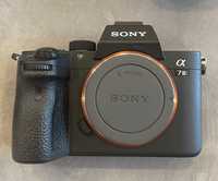 Sony A7III + Sony F4 24-105mm OSS G, Sony FE 1.8 50mm
