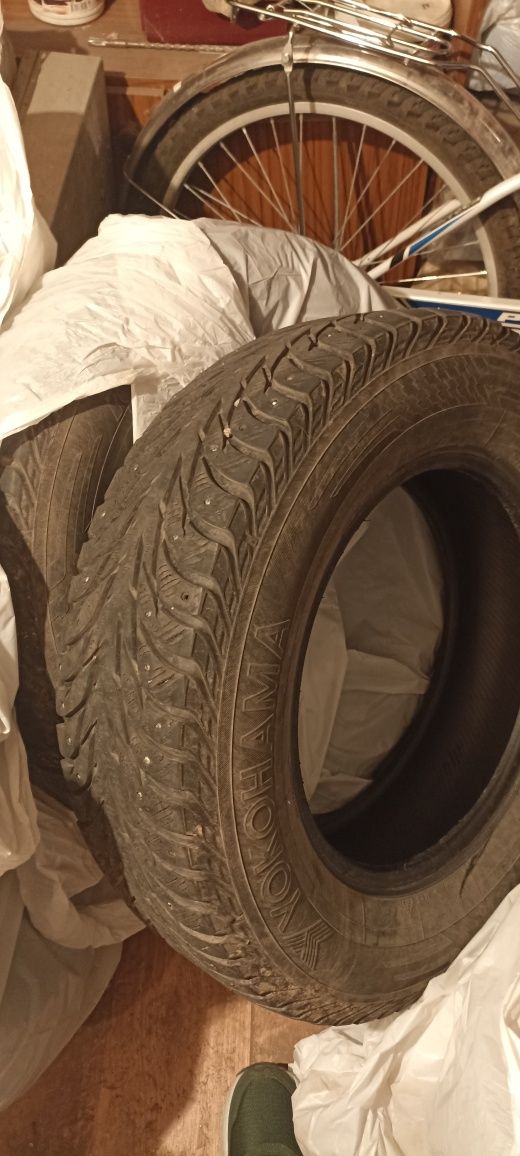 Продам зимние шины Yokohama