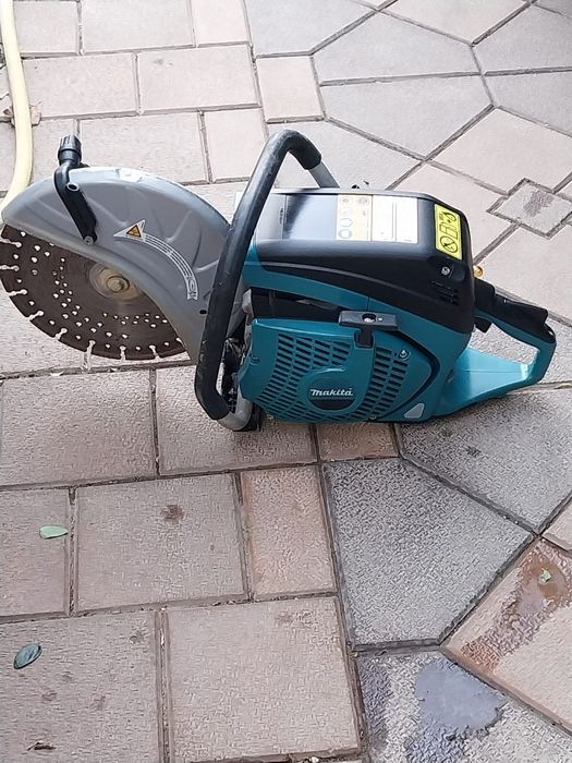 Drujba  de taiat beton, asfalt etc  MAKITA  ca și noua