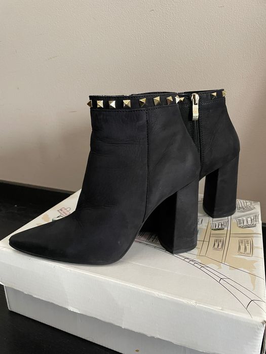 Елегантни боти Carinii