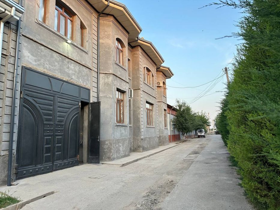 Таййор уй сотилади 9 хона + 2 холл + подвал