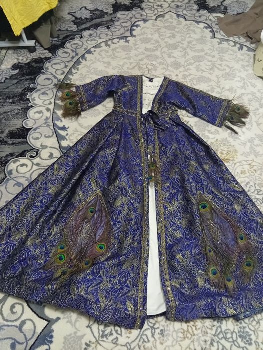 To'y uchun hashamatli libos