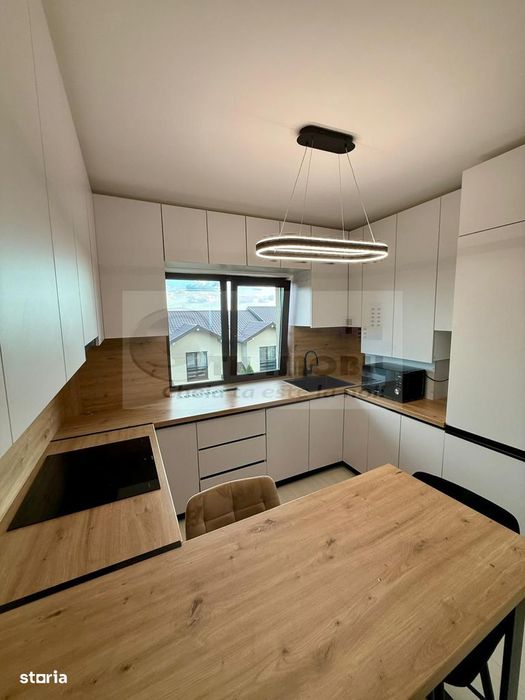 Apartament pe doua nivele 3 camere  Valea Lupului - 650 euro