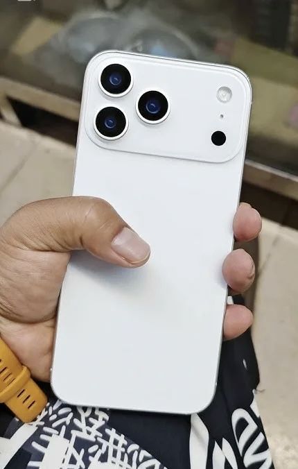 Продам 17 iPhone Pro Max