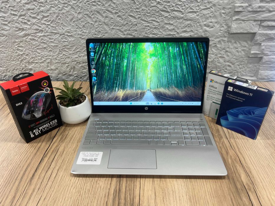 Ноутбук бизнес-класса HP Pavilion 15 /Core i7-8550U/8GB/256GB/940MX-2G