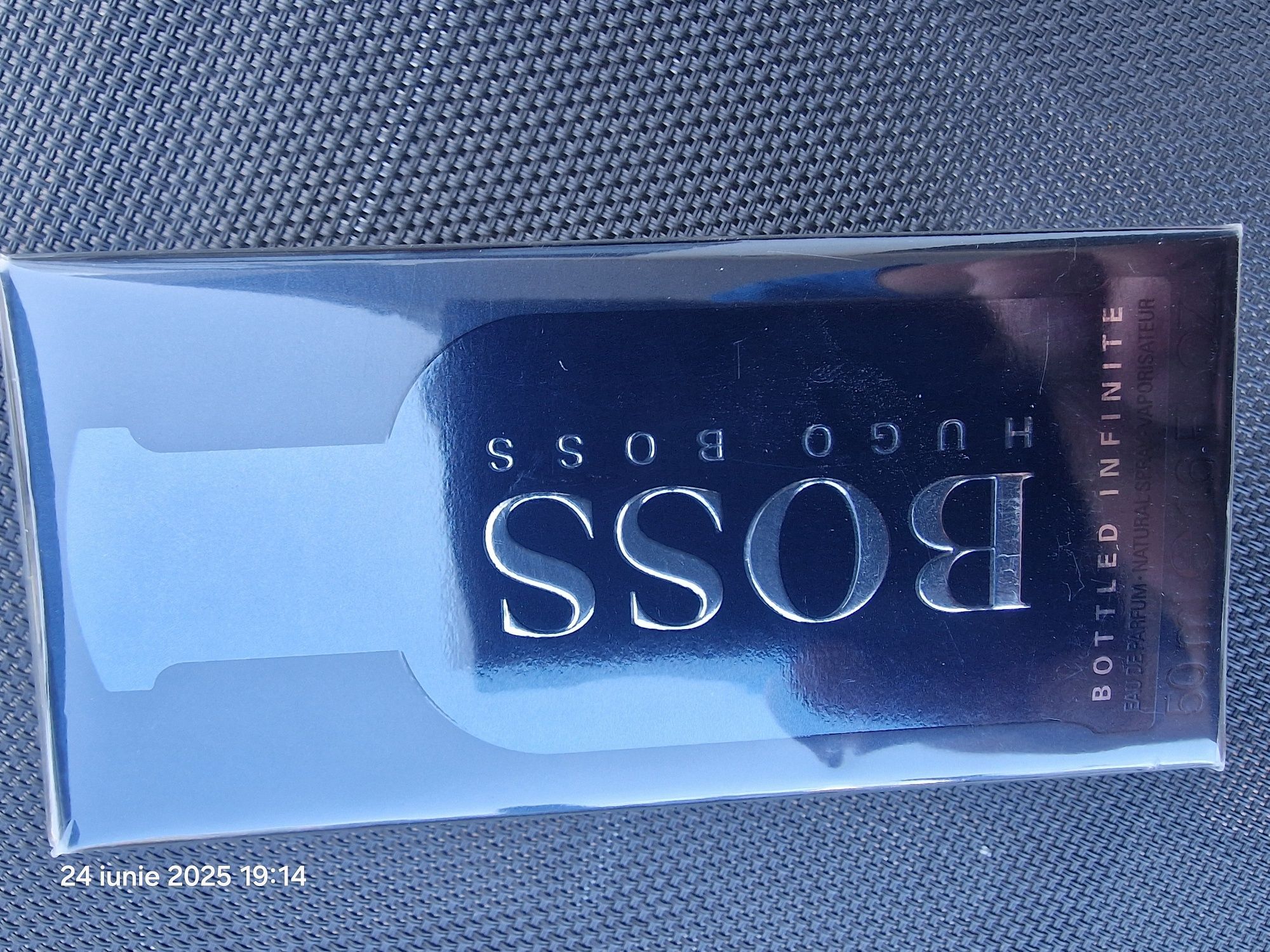 Hugo  Boss   pentru bărb si femei