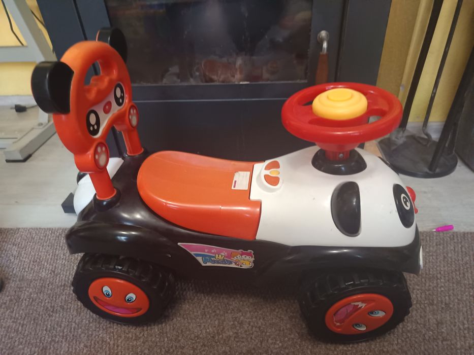 Кола детска за бутане с крачета