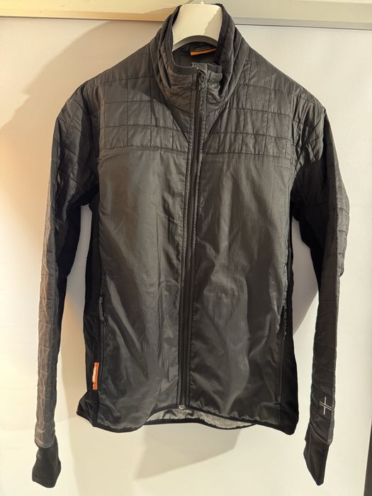 Jacheta ICEBREAKER M, barbateasca, merge si L mai slim