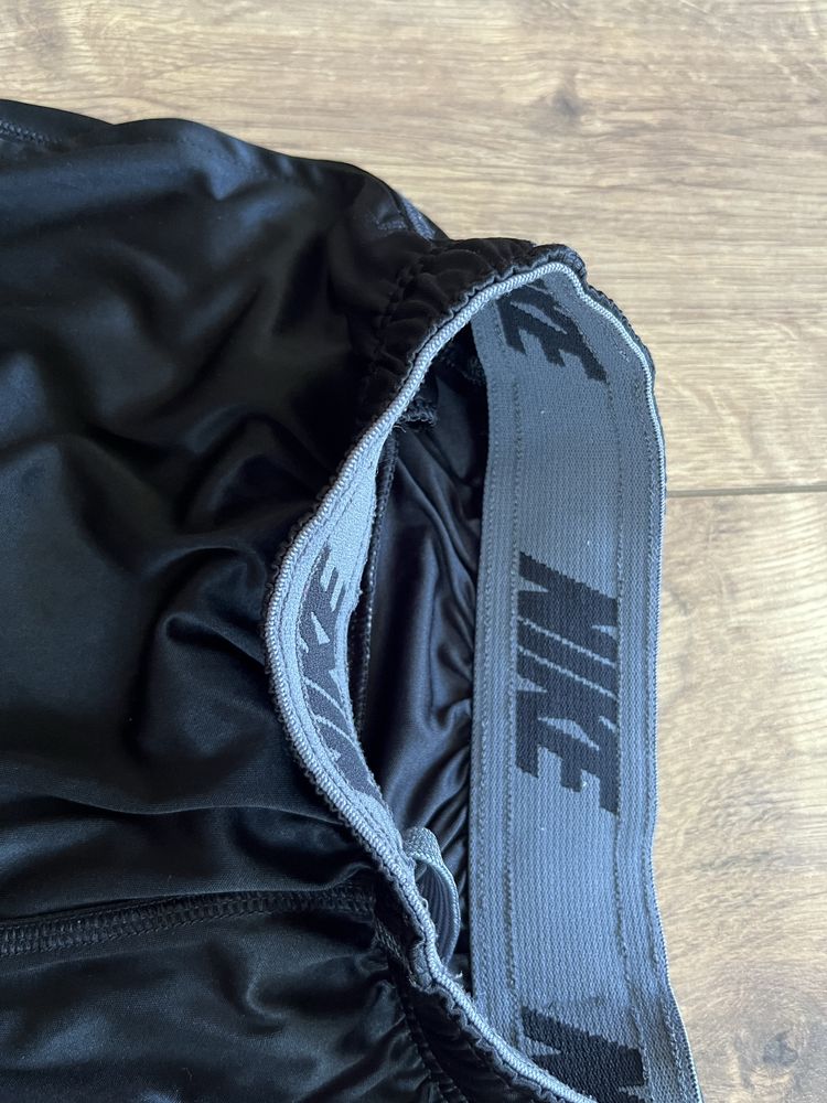 Мъжки спортни дрехи Nike